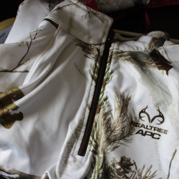 Realtree Men's 1/3 Zip Shirt - White / Medium - Picture 8 of 11